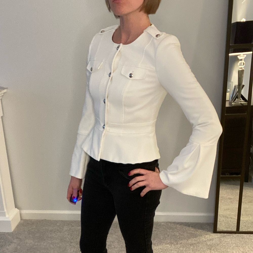 White House Black Market WHBM Jacket Blazer Coat White Bell Sleeve size 00